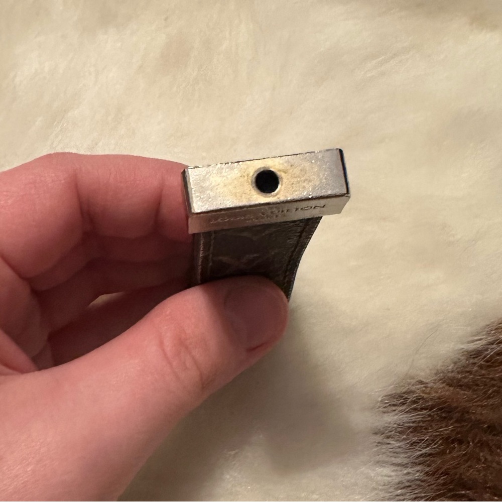 LV Brown Patterned Keychain Accessory - Picture 9 of 14